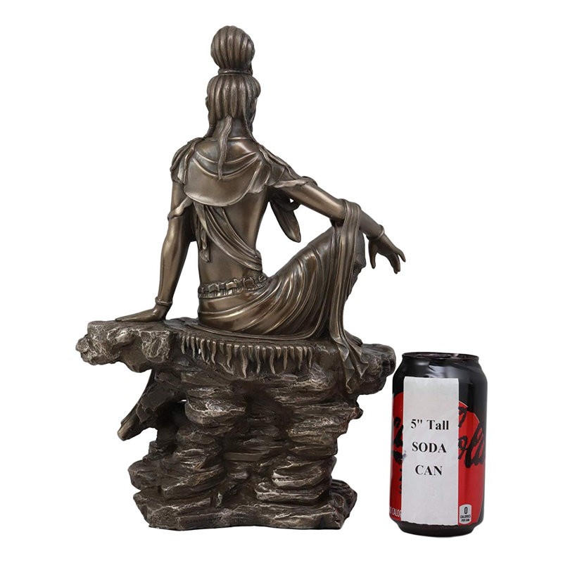 Figurine de bodhisattva d'Igasho, la déesse de la lune et de l'eau, Kuan Yin