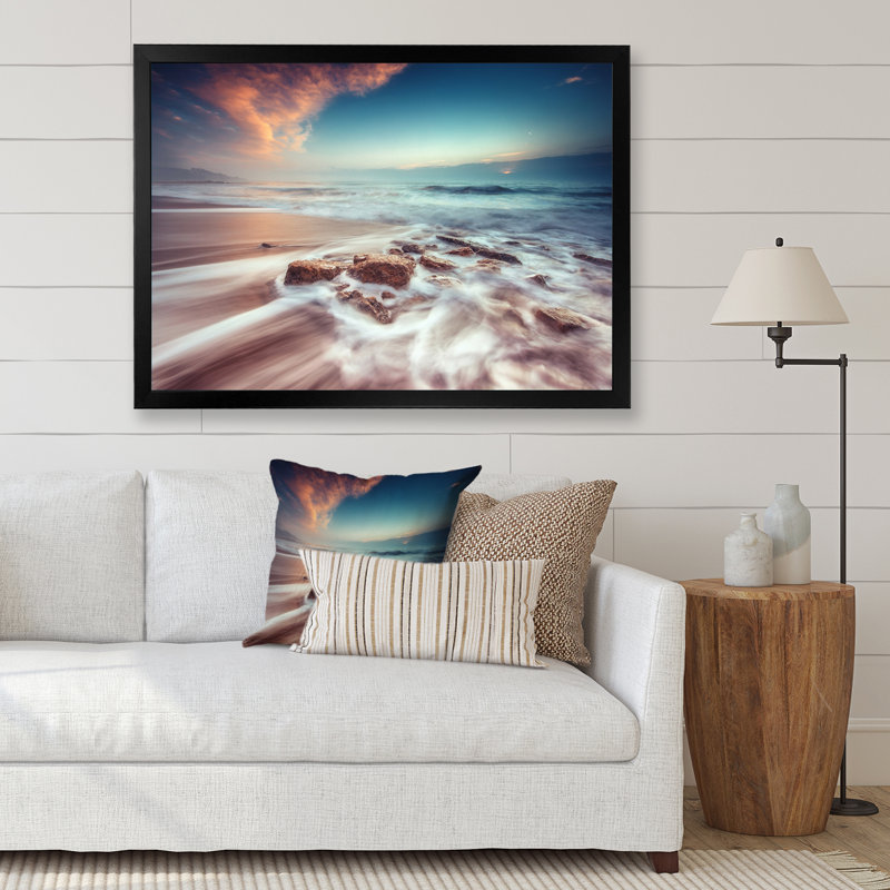 «Sunrise Over The Beach Waves Wash Stones», impression sur toile, Toile avec cadre de coin noir fermé, H 16 po x l 32 po