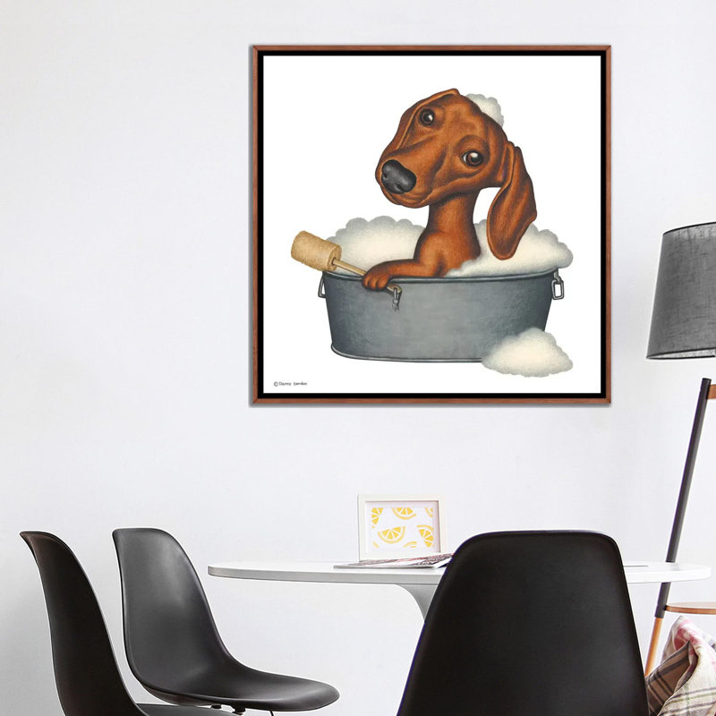 «Dachshund Bath» par Danny Gordon - impression d'art graphique, Toile avec cadre en bois brun classique, Pas de tapis