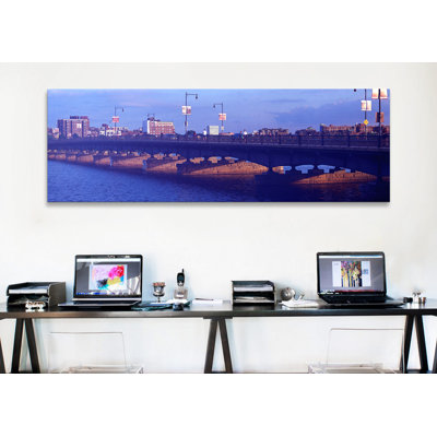 Pont sur une rivière, pont Longfellow, Charles River, Boston, Suffolk County, Massachusetts, États-Unis par Panoramic Images - reproduction sur toile tendue sur châssis