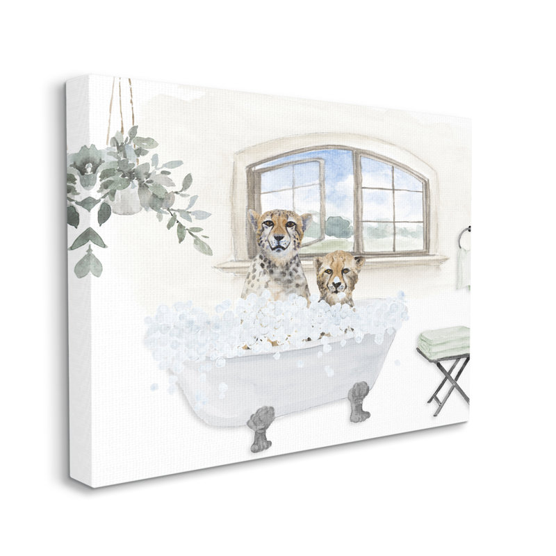 «Cheetah Duo Bathaign Bathroom Scene» par Lanie Loreth, impression sur toile tendue, H 24 po x l 30 po x P 1,5 po