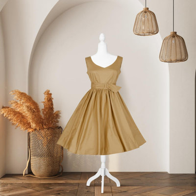 Mannequin de robe de torse féminin en tissu de lin avec tête détachable, deux mains en bois et un présentoir en métal réglable en hauteur