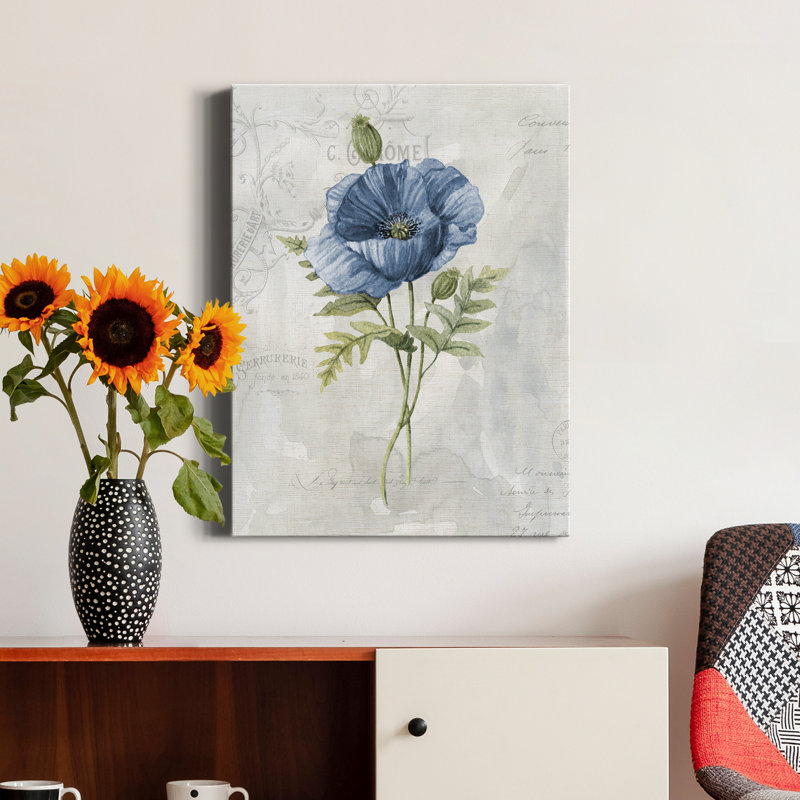 «Blue Linen Poppy» par Carol Robinson, impression sur toile tendue, H 40 po x l 30 po x P 1 po