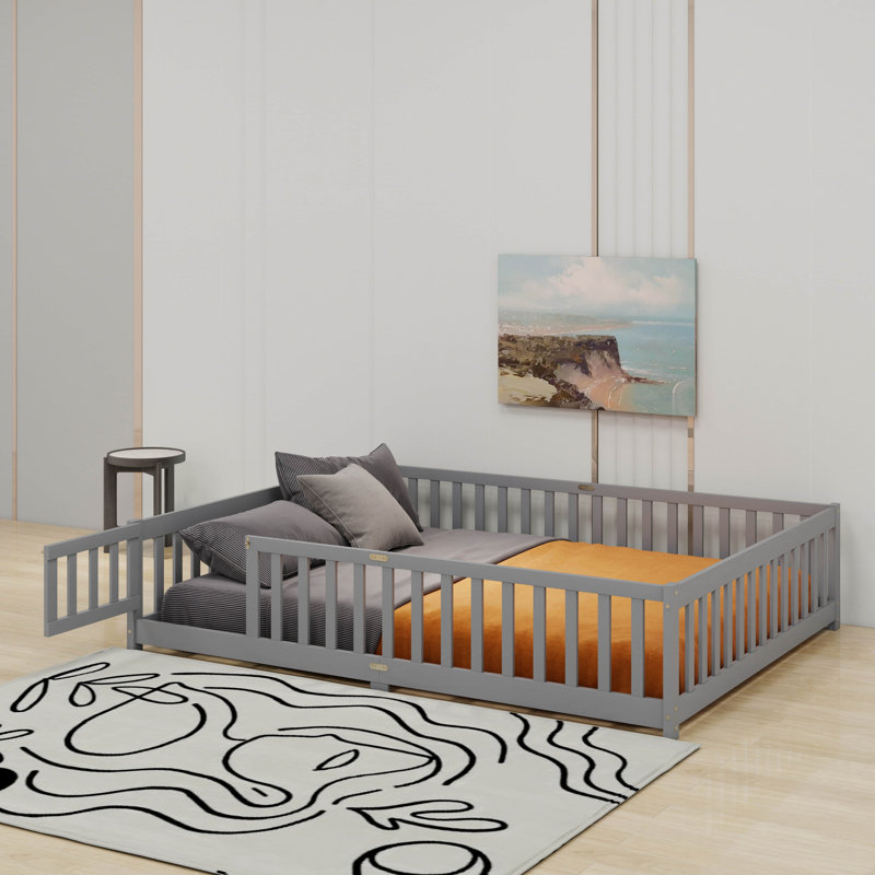 Lit grand format avec clôture, porte, lit en bois d'hévéa avec garde-corps de sécurité, Gris
