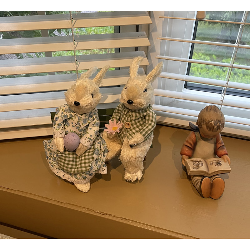 Couple de lapins de Pâques 8 po assis sur un banc