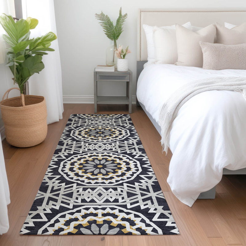 Kawon Washable Geometric Indoor / Outdoor Rug, Runner 2'3" x 7'6"
