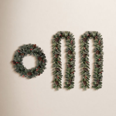 Penrock Glittered Christmas Wreath and 9ft Garland with Lights and Pincone