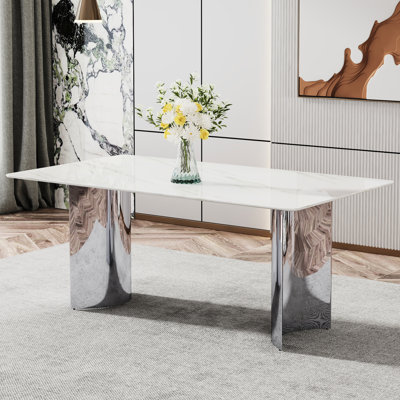 Table de salle à manger polyvalente de 71 po avec verre de style marbre blanc et design en métal argenté, pouvant être une table basse ou un présentoir moderne minimaliste de 39,3 po avec pieds de 29,5 po, convient aux salons de restaurants,