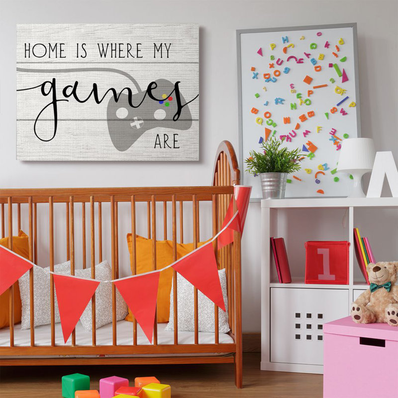 «Home Is Where My Games» par Daphne Polselli - reproduction d'art textuel, H 36 po x l 48 po x P 1,5 po, Toile tendue