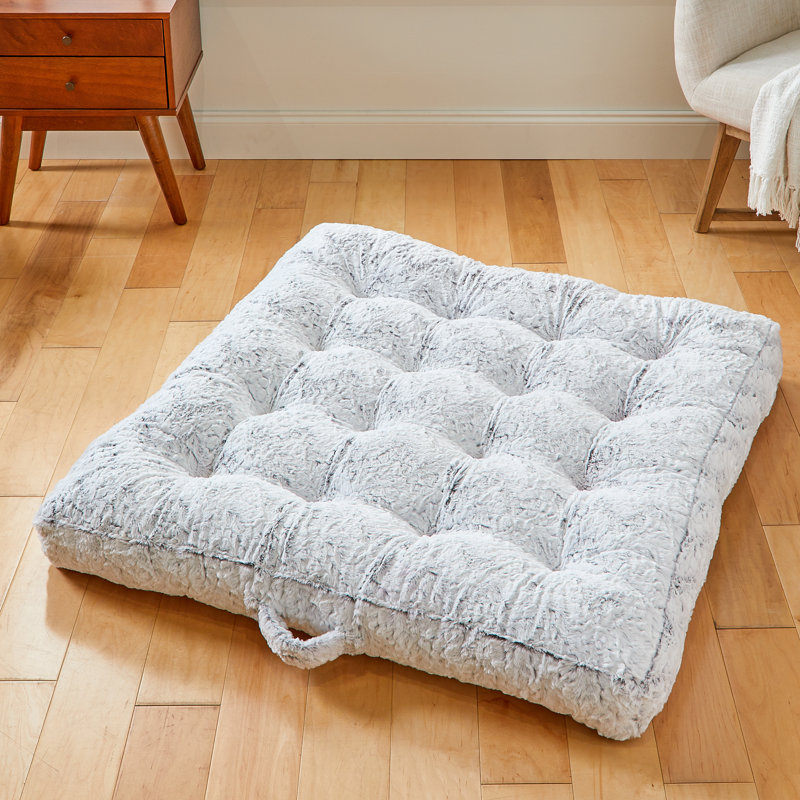 Coussin de sol en fausse fourrure à imprimé animal, Fauxchilla renard argenté