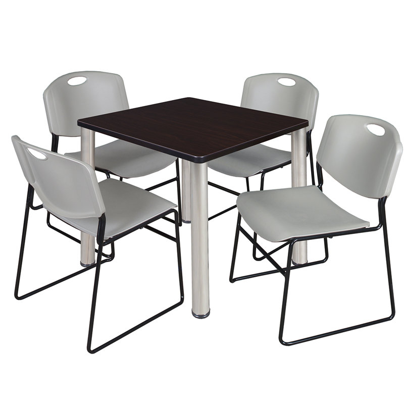 Plateau de table Kee Square, 4 chaises empilables Zeng, H 48 po x l 29 po x P 29 po, Cerisier, Chrome