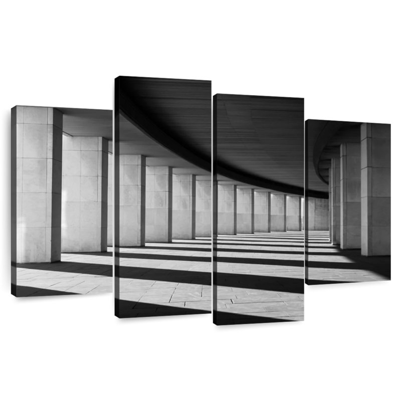 Lilie Endless Corridor Columns