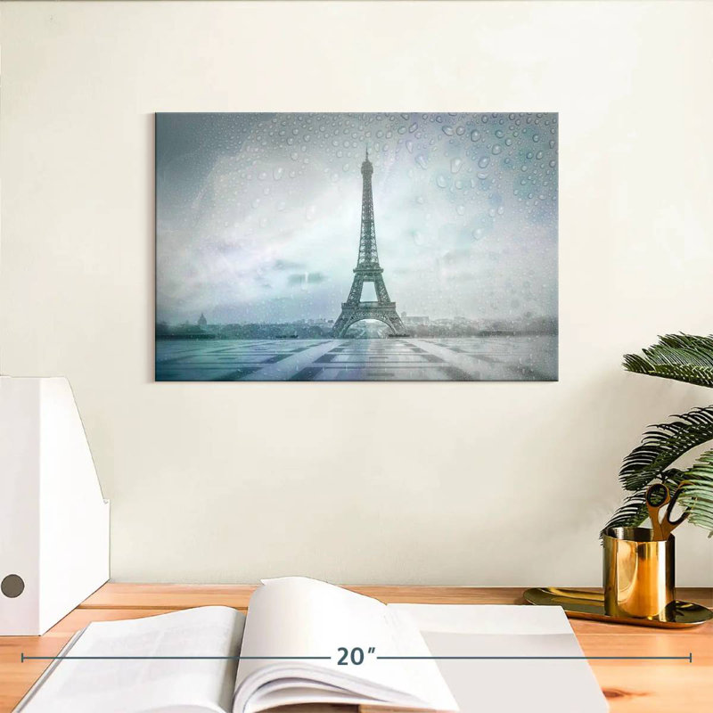 Tour Eiffel, jour de pluie, H 8 po x l 12 po