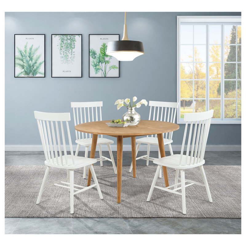 Ensemble de salle à manger rond Finley 5 pièces, couleur frêne clair et blanc, avec 4 chaises Windsor et une table en hévéa massif, idéal pour la cuisine ou la salle à manger. Convient également à la cuisine.