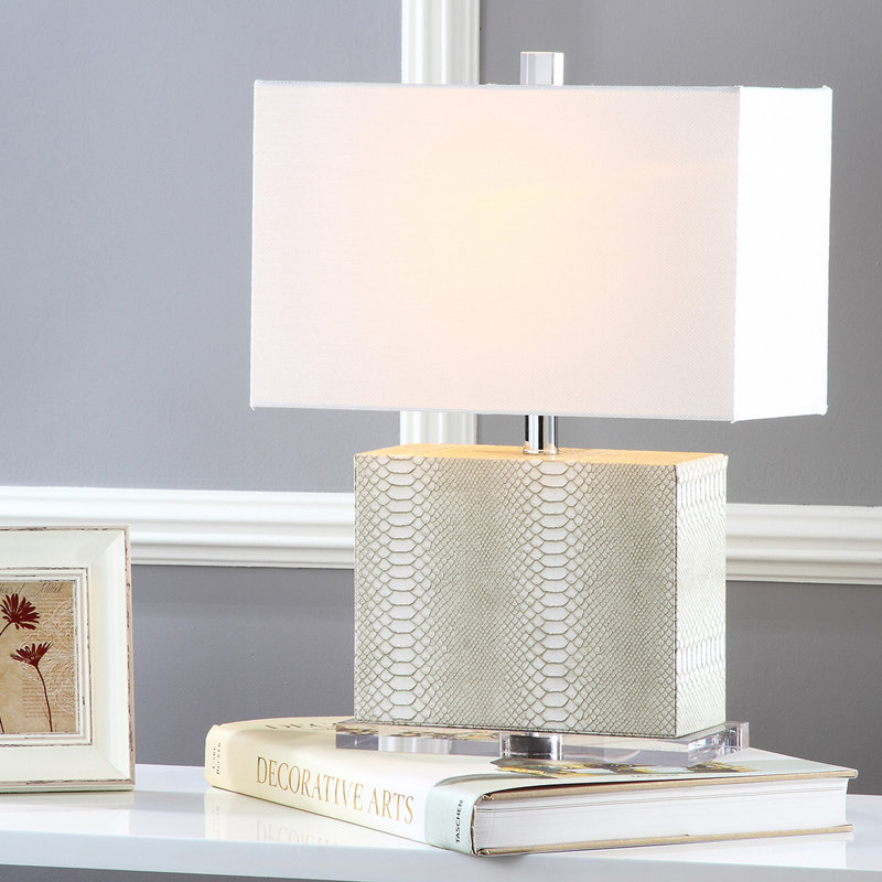Lampe de table 20,5 po Chamia, Crème reptile