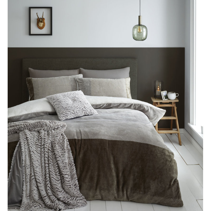 So Soft Banded Velvet Sherpa, 220 x 260cm Duvet Cover + 2 Standard Pillowcases