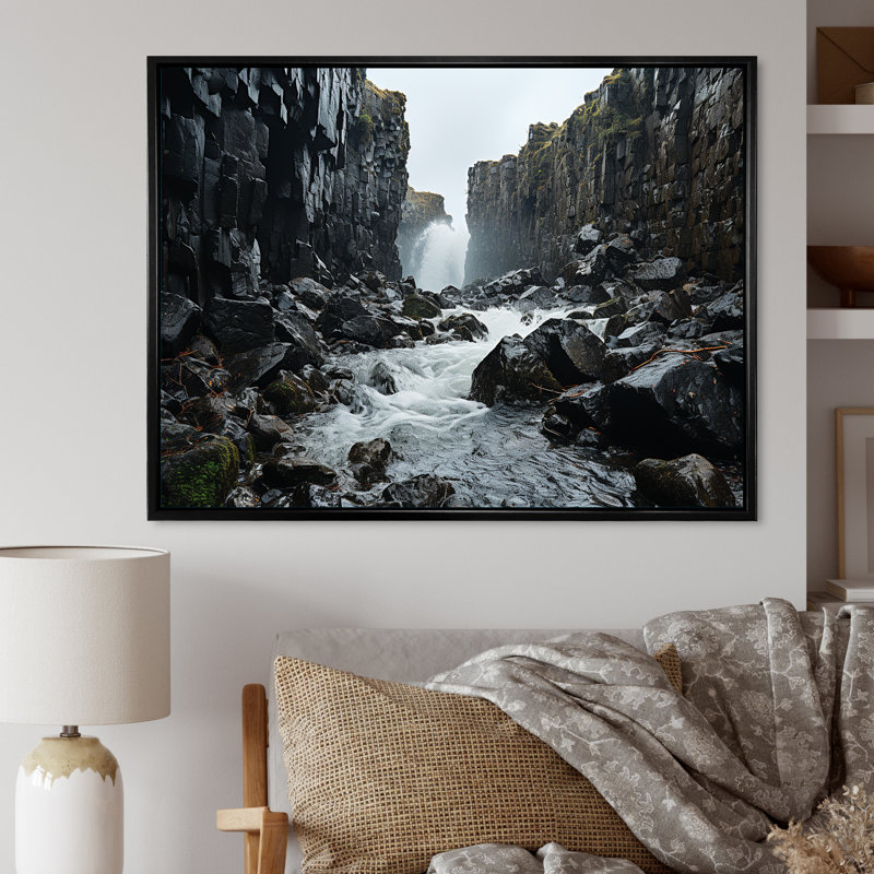 Paysage de rivière en cascade, Cadre flottant noir, H 16 po x l 32 po x P 1 po