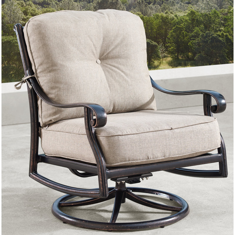 Bayshore Outdoor Swivel Lounge Chair