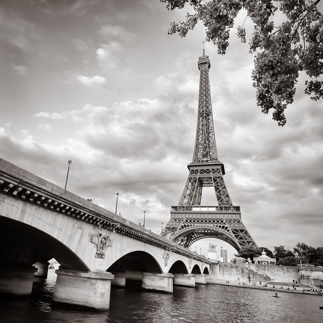 Leinwandbild Eiffel Tower with Bridge von Martinm303