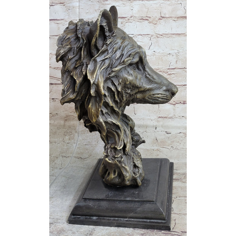 Buste de tête de loup en marbre Abdikarin