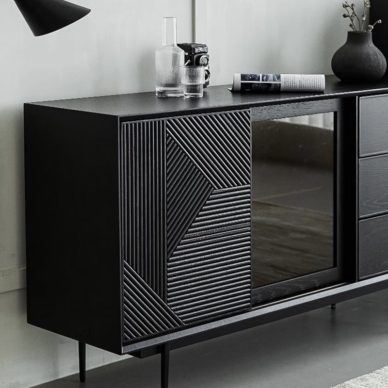 Un buffet mural pour petit appartement, Noir