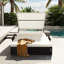 Chaise longue d'extérieur en acier avec dossier réglable, lit double de patio avec table d'appoint cachée et accoudoirs arqués, convient pour la terrasse de la piscine, le jardin et la cour-1530247490