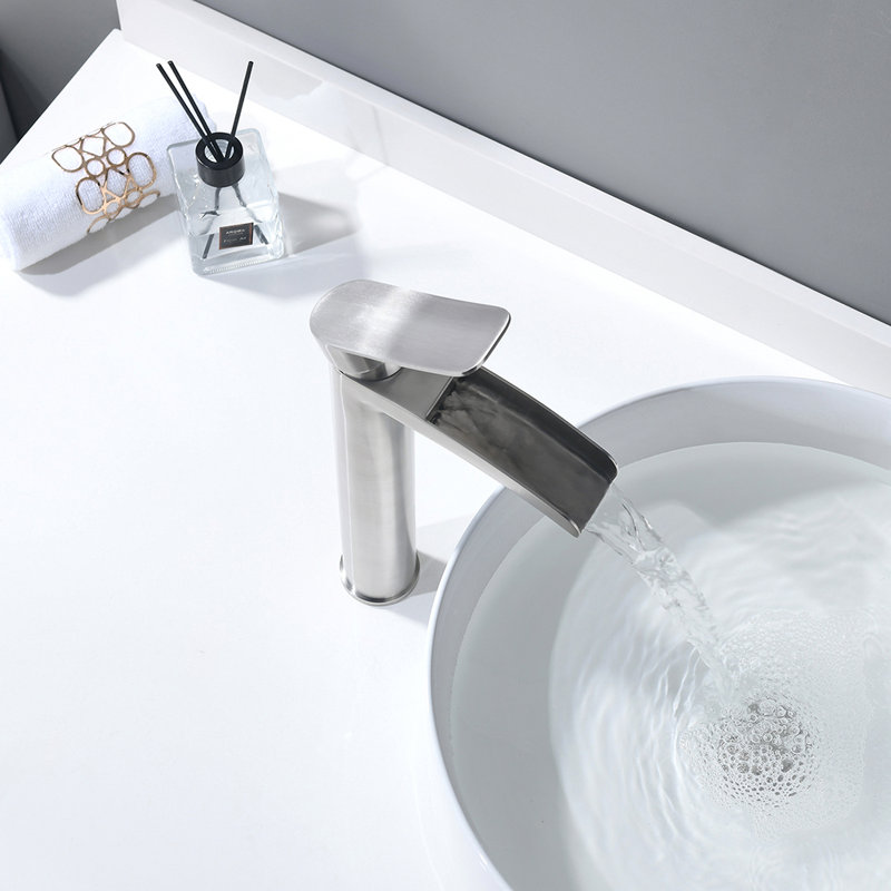 Bathroom Faucet with Drain Assembly