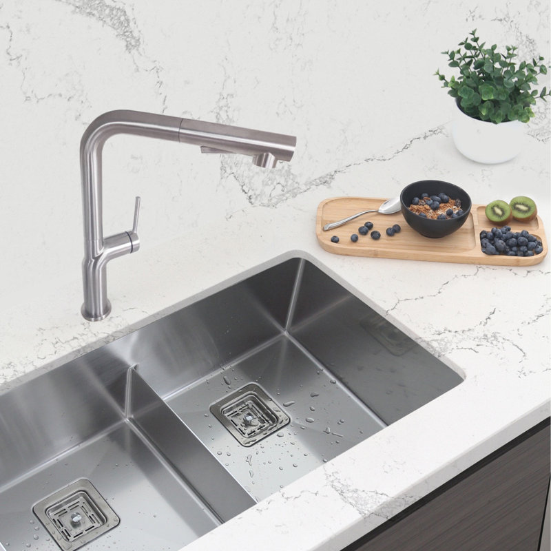 Modern Single Handle Kitchen Faucet, Satin brossé