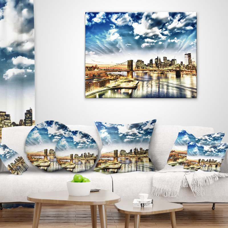 Coussin cityscape photo winter clouds over manhattan