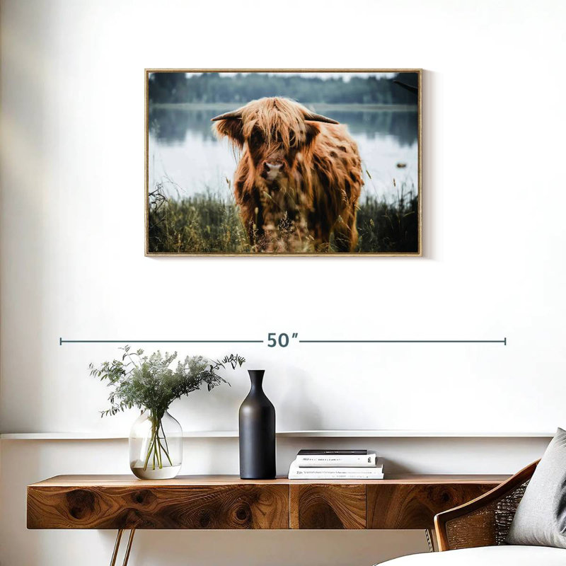 Vache Lakeside Highland, Cadre flottant en bois naturel, 31 po x 21 po