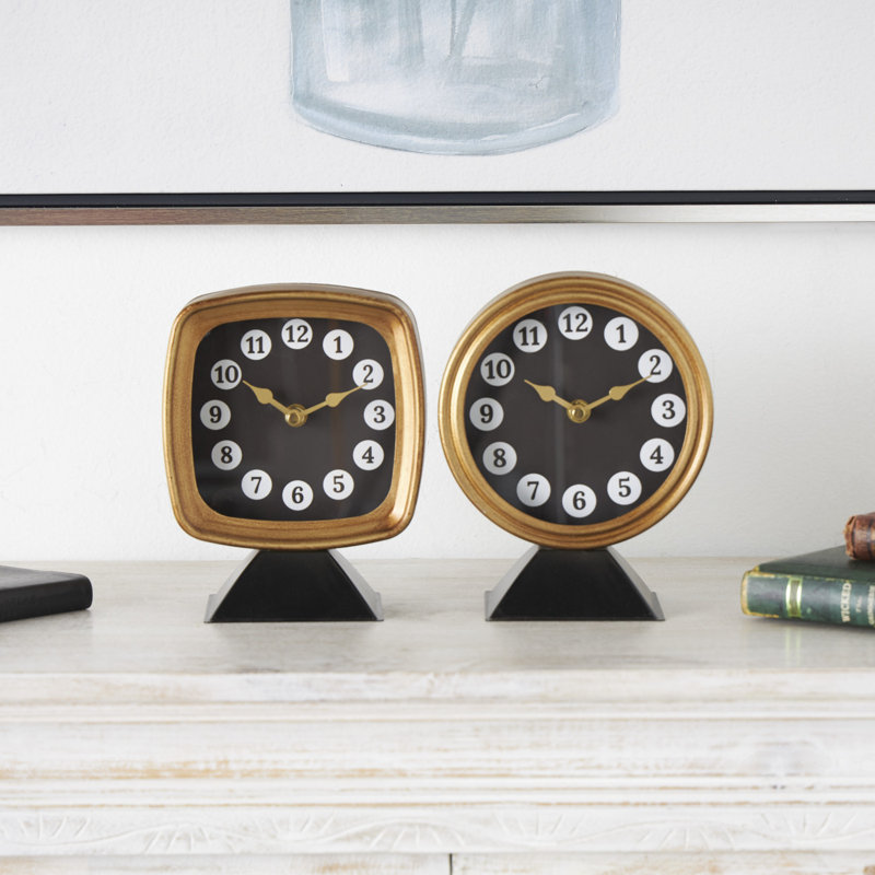 Quartz movement / Crystal Tabletop Clock in Gold
