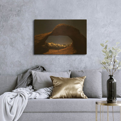 « Vénus à travers l'arche de Möbius », par Shawn/Corinne Severn, tableau mural en métal doré, 91,4 cm x 61 cm