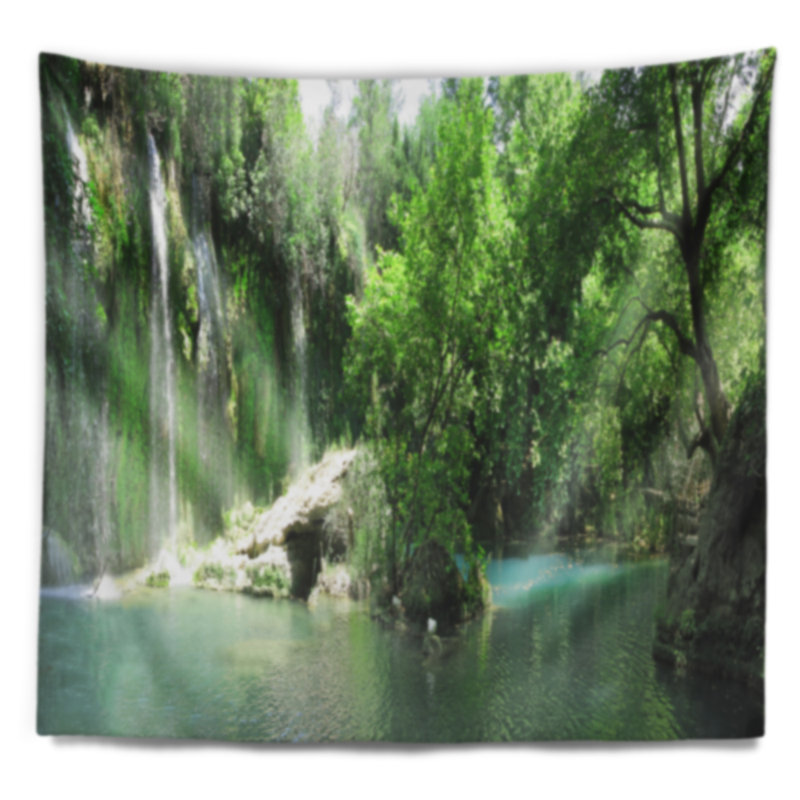 Paysage cascade cascade dans une tapisserie de forêt profonde, H 50 po x l 60 po