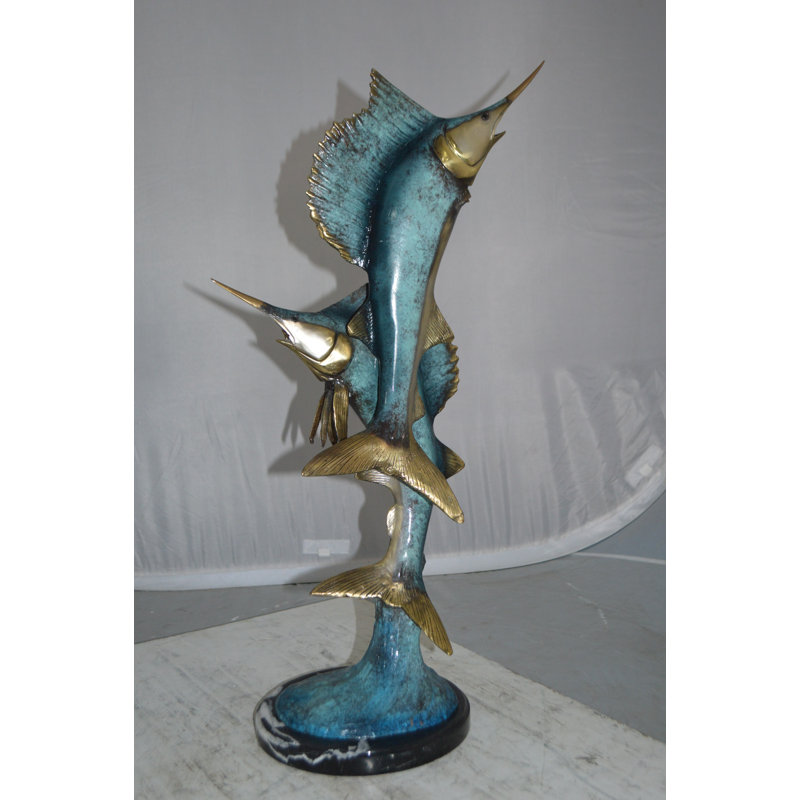 Statue de deux voiliers sautant dans l'eau - Taille: L 13 po x l 6 po x H 28 po.
