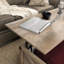 Table basse à plateau relevable, finition brune
