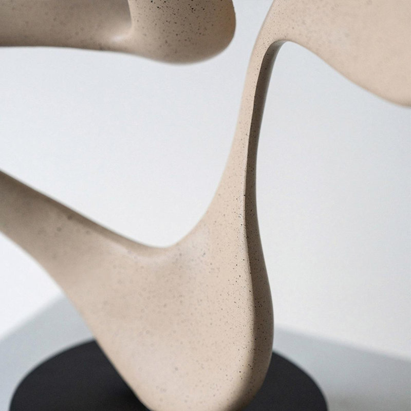 Objet décoratif en résine beige de fantaisie
