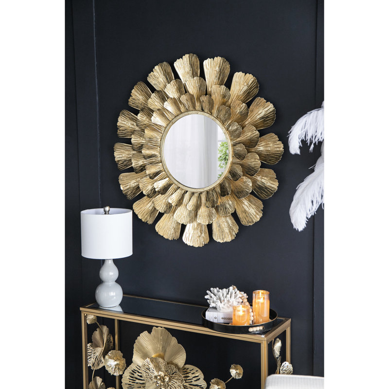 Miroir rond en métal doré avec mélange de vignes trompette, 37 x 3 po, offre une réflexion claire et recharge l'espace enrichi