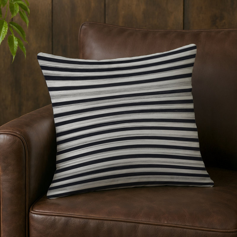 Coussin décoratif horizontal et extérieur à rayures horizontales, Gris clair / Gris foncé, Carré 18 po