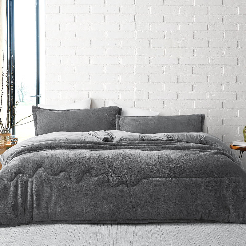Coma Inducer Crooked Line Oversized Comforter Set, King Comforter + 2 King Shams, Gray