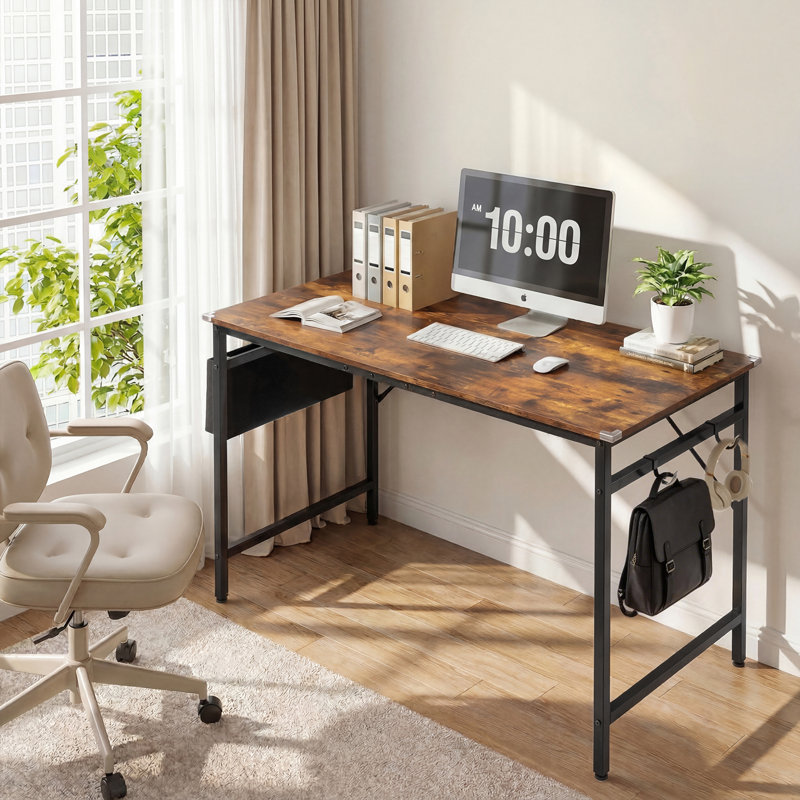 Bureau d'ordinateur 47,2 po avec rangement, crochets latéraux et pieds réglables pour le bureau personnel, Brun, Noir
