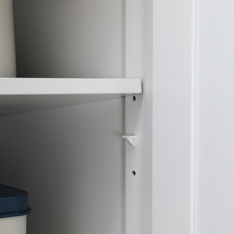 Îlot de cuisine mobile avec espace de rangement, abattant en bois massif blanc, généreux îlot roulant intérieur, blanc. Abondantes installations: tiroirs, armoires à 4 portes et support à épices. Comptoir extensible.