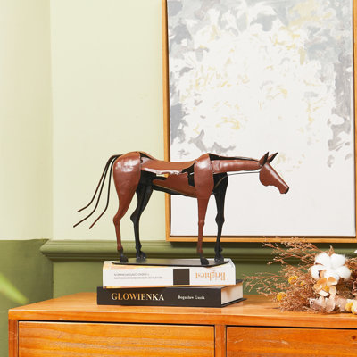Sculpture de cheval en métal faite à la main