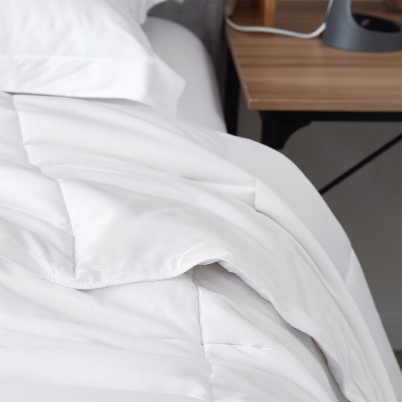 White Queen Microfiber Cooling Comforter Set