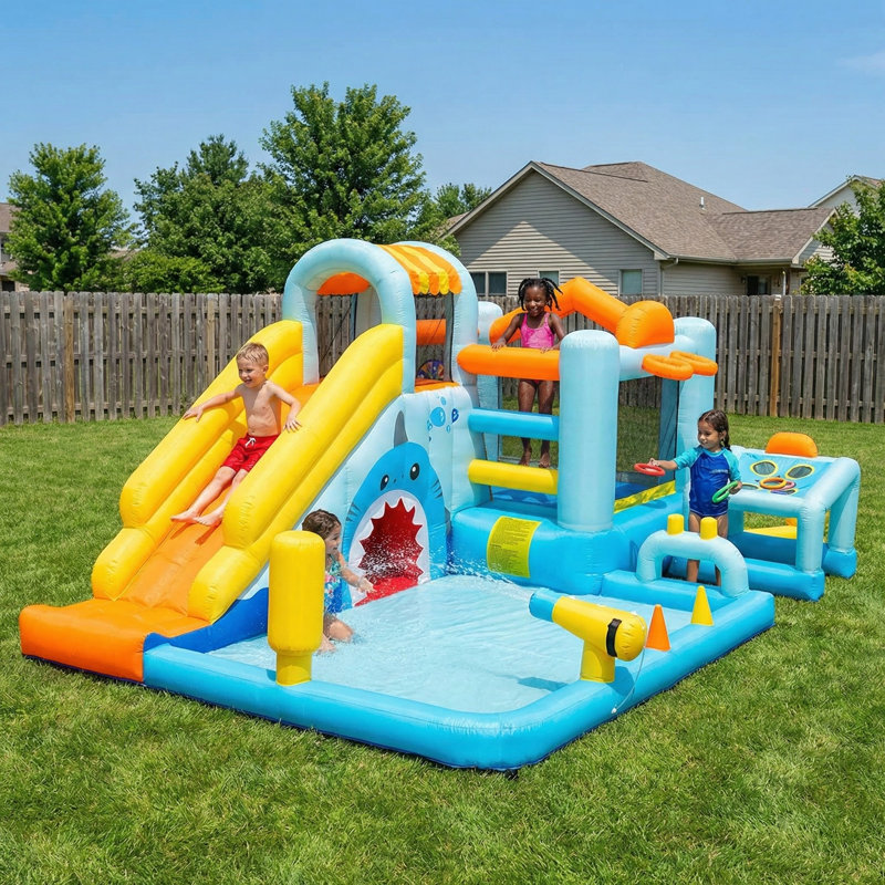 Jeu gonflable avec parc multi-activités Shark