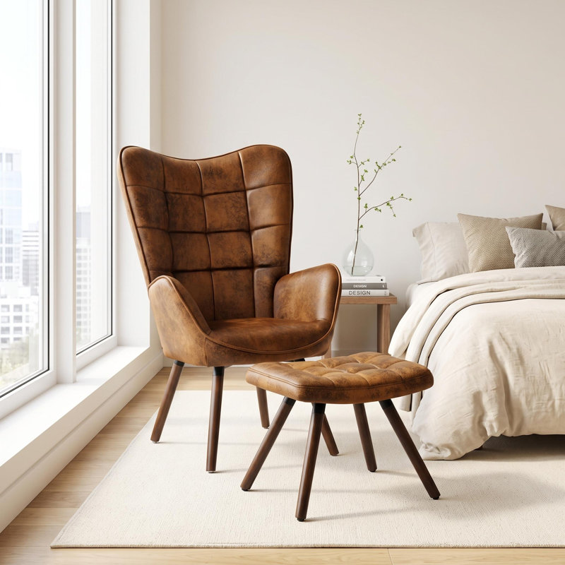 Fauteuil capitonné de 26,6 po Cedrica, Tissu imitation daim brun, Bois brun foncé