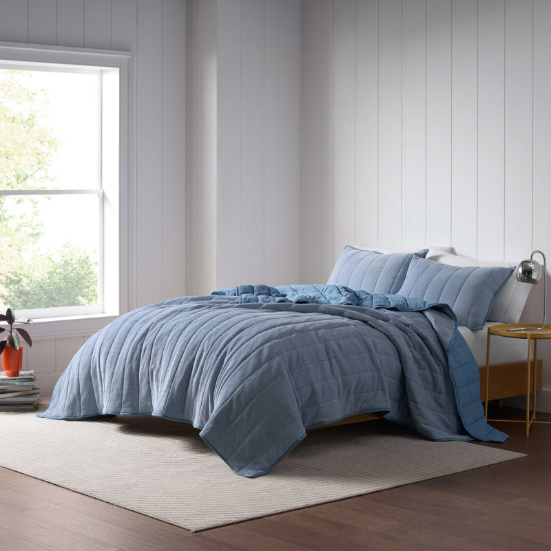 Martex Expression Teton Quilt Set, Queen Quilt + 2 Euro Shams, Blue