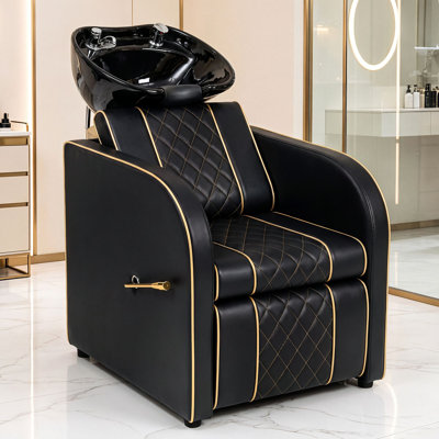 Station de lavage de cheveux professionnelle avec bac à shampoing en céramique, repose-jambes, cuvette de shampoing rembourrée et chaise avec housse imperméable pour salon de coiffure et spa.