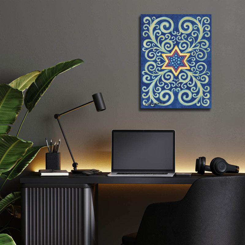 Bungalow rose «Stars With Curls» par Andrea Strongwater, art mural en verre acrylique, H 16 po x l 12 po x P 0,13 po