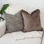 Ensemble de housses de coussin décoratives de 50 cm (20 pouces) à imprimé bloc brun et franges en velours