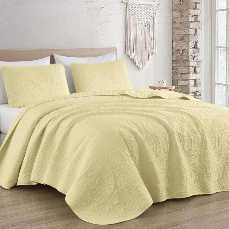 Austin Microfiber Reversible 3-Piece Coverlet / Bedspread Set, Queen Coverlet / Bedspread + 2 Standard Shams, Pastel Yellow